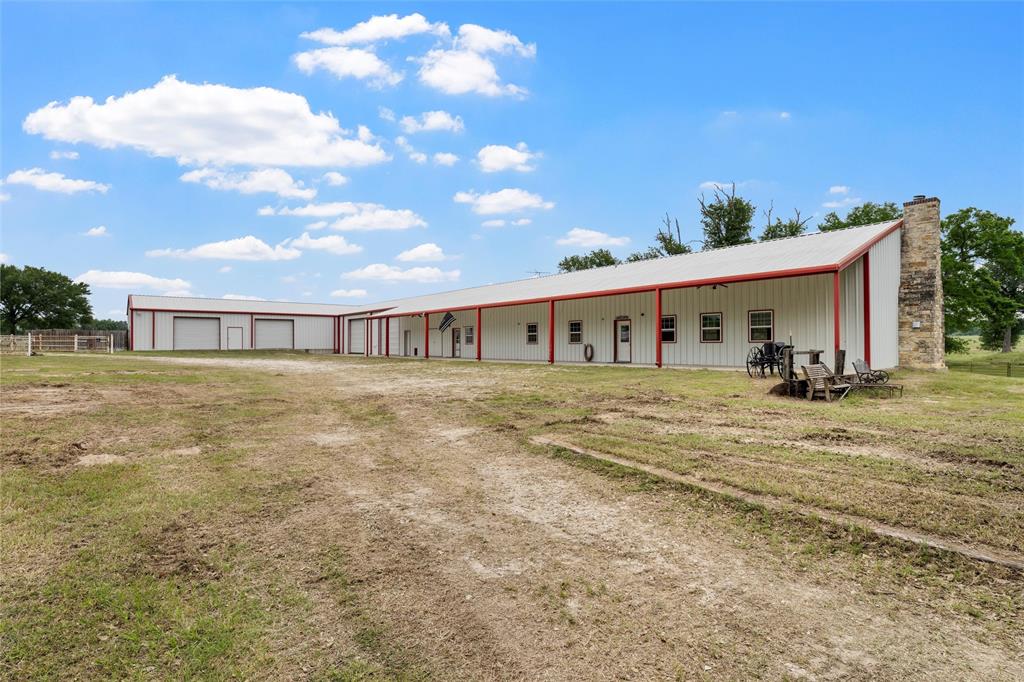 237 Lcr 711 Kosse, TX 76653 - Photo 5 of 40 View of horse barn