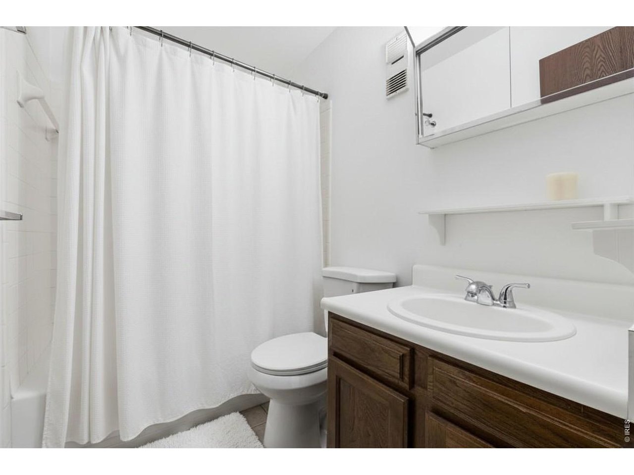 6505 Kalua Road, Unit 302B Boulder, CO 80301 - Photo 6 of 16 en suite full bathroom