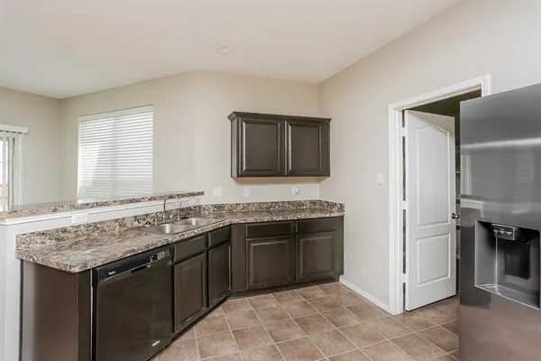 $2,270 | 4252 Glen Abbey Drive, Fort Worth, TX 76036