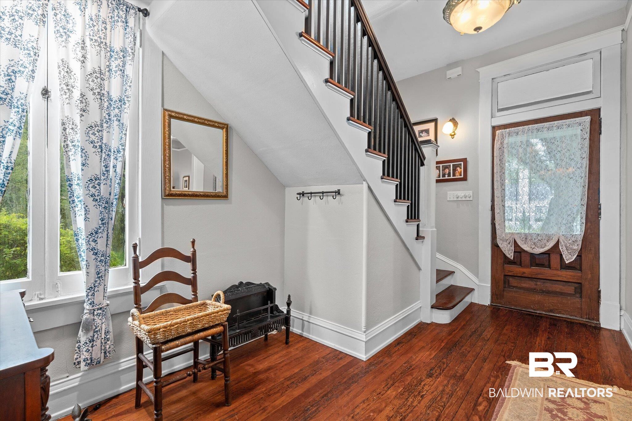 160 Houston Street Mobile, AL 36606 - Photo 5 of 36