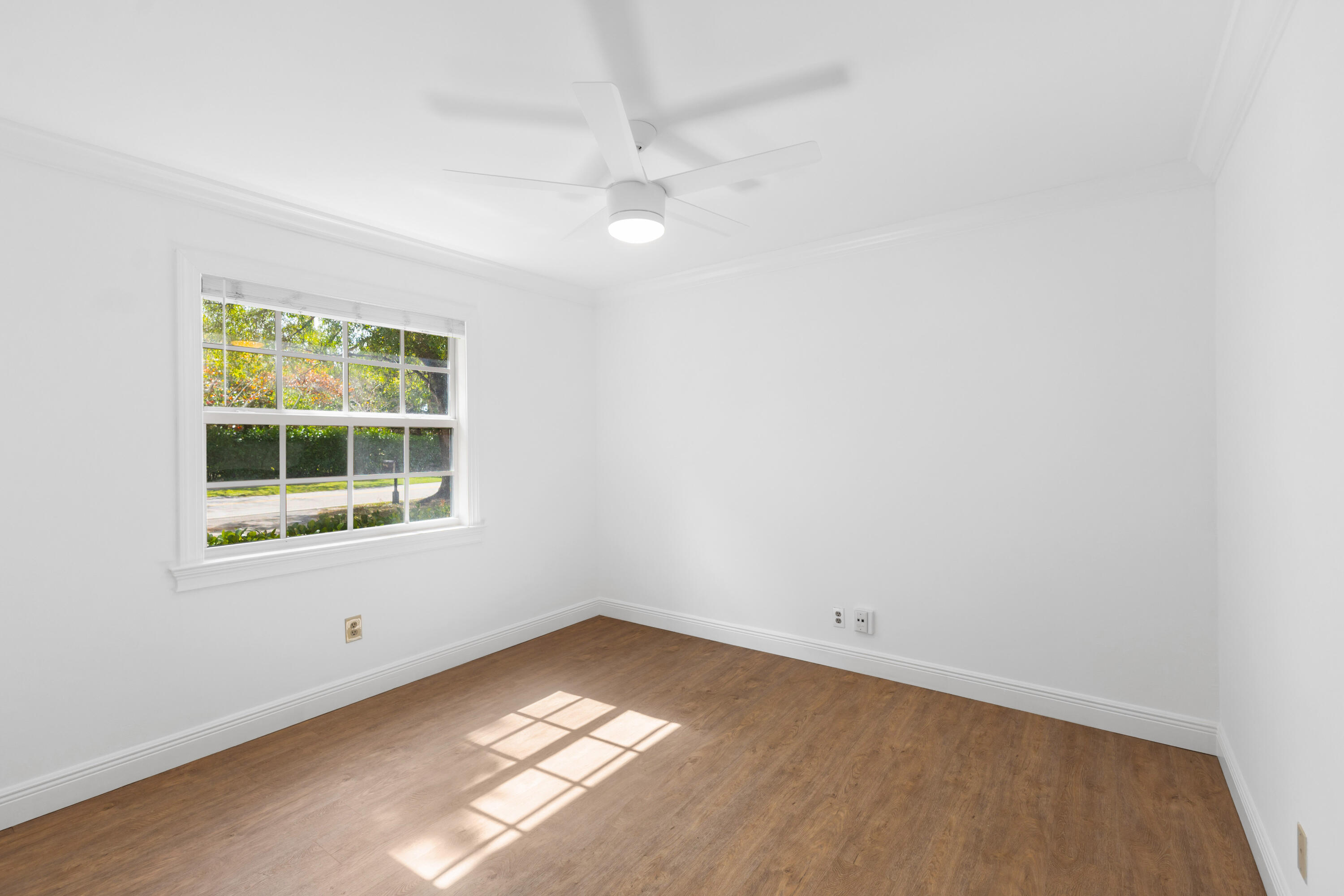 227 West Riverside Drive Jupiter, FL 33469 - Photo 15 of 22 2nd Bedroom