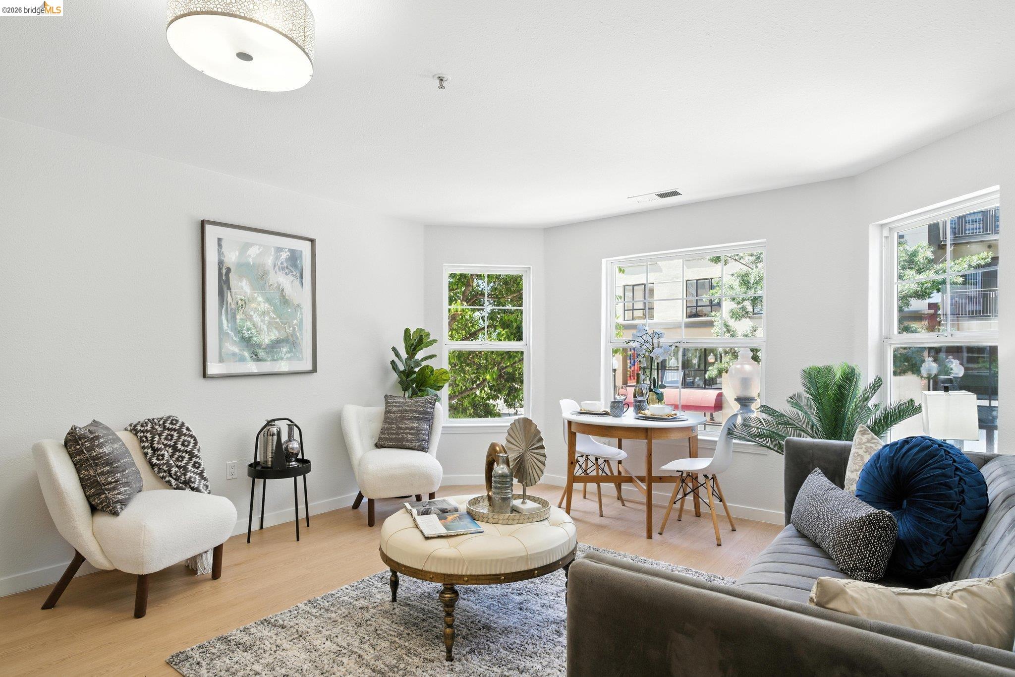555 10th Street, Unit 201 Oakland, CA 94607 - Photo 3 of 35