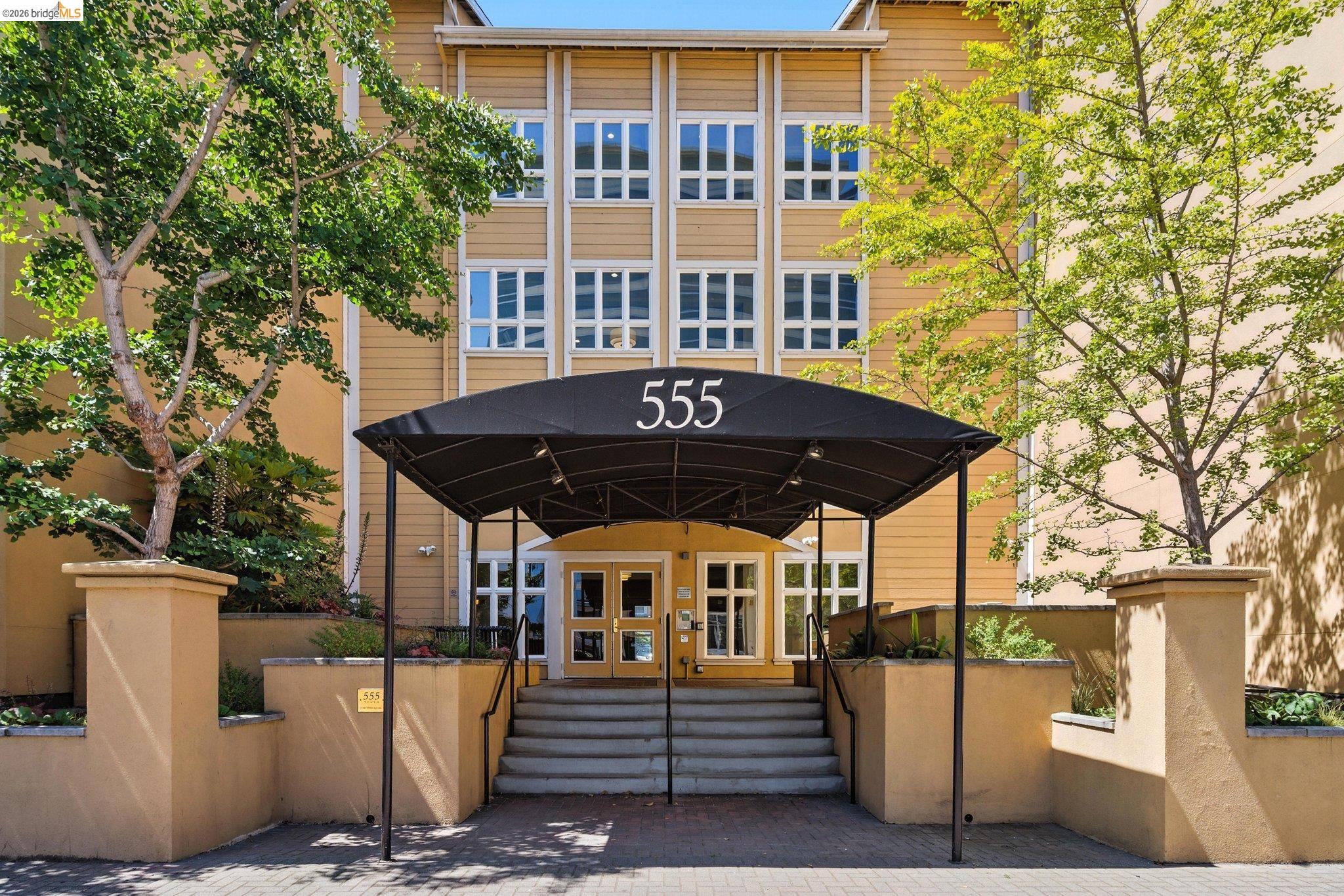555 10th Street, Unit 201 Oakland, CA 94607 - Photo 33 of 35