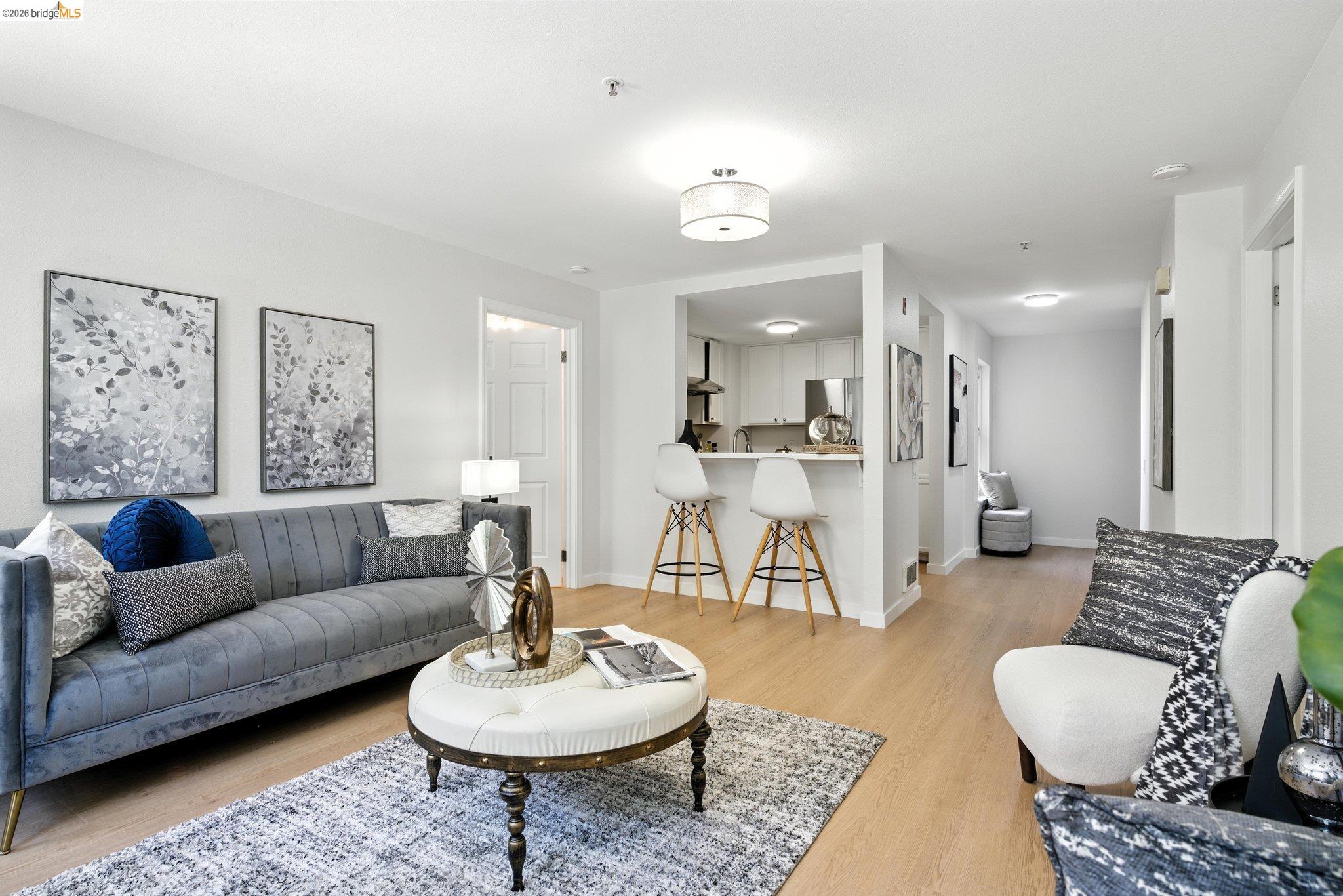 555 10th Street, Unit 201 Oakland, CA 94607 - Photo 5 of 35