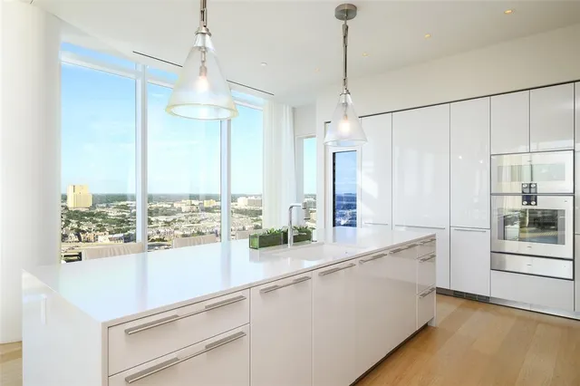 $5,595,000 | 1747 Leonard Street, Unit 1901, Dallas, TX 75201