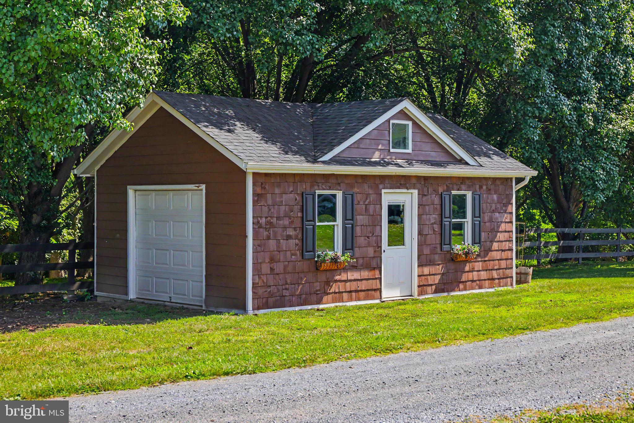 16081 Purcellville Road Purcellville, VA 20132 - Photo 6 of 117 Could be a She Shed