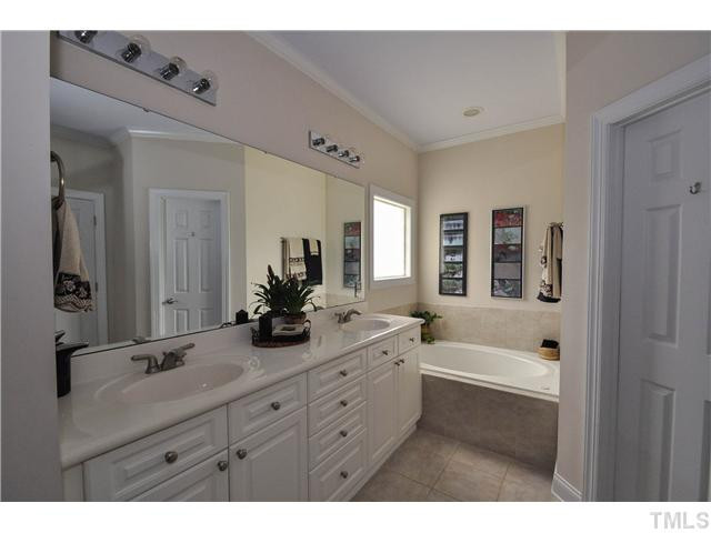 1611 Weatherford Circle Raleigh, NC 27604 - Photo 14 of 25 Photo 14