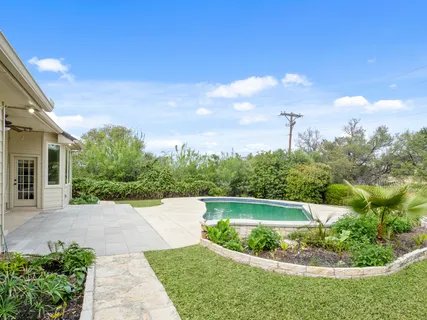 $925,500 | 1710 Lakeway Boulevard, Lakeway, TX 78734