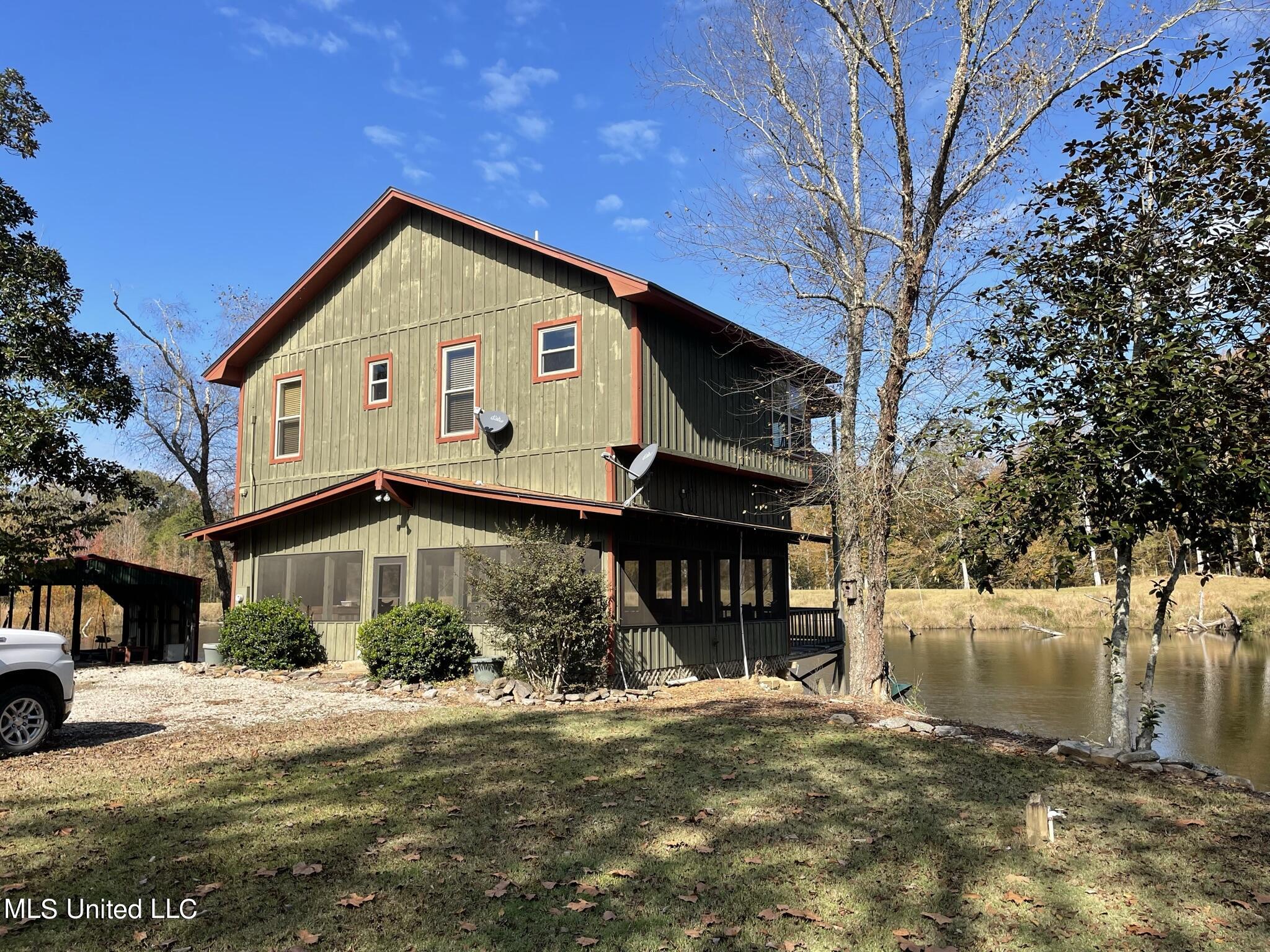 1946 Youngton Road Vicksburg, MS 39183 - Photo 1 of 18 IMG_5215