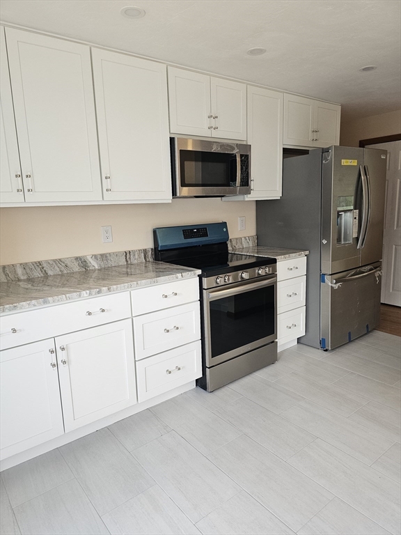 14 Pinewood Lane Worcester, MA 01609 - Photo 4 of 16