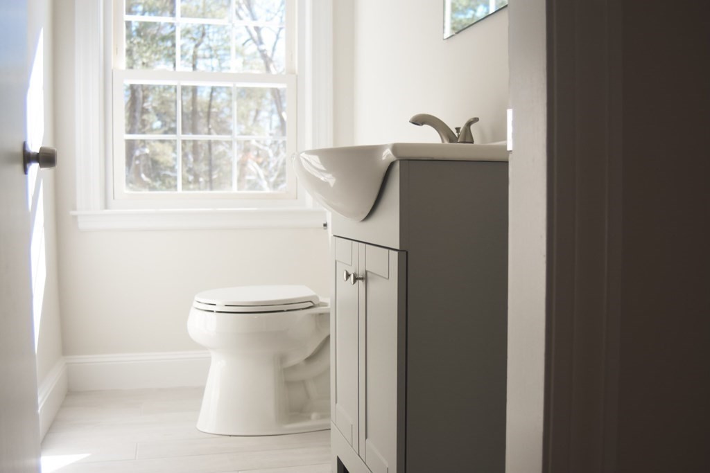 3 Eleanor Road Walpole, MA 02081 - Photo 7 of 12 Gallery Image 7