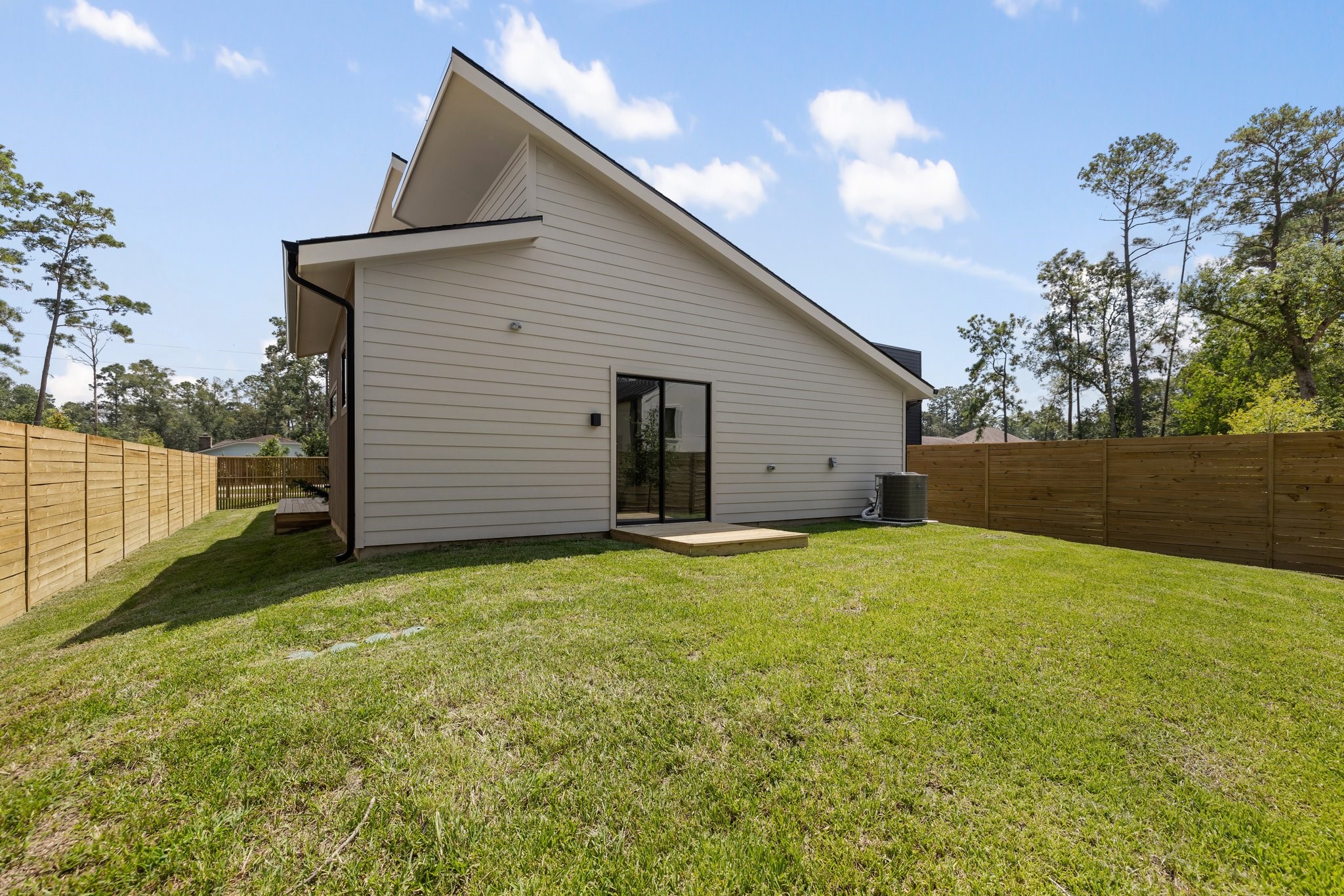1502 Primrose Street Conroe, TX 77385 - Photo 7 of 34
