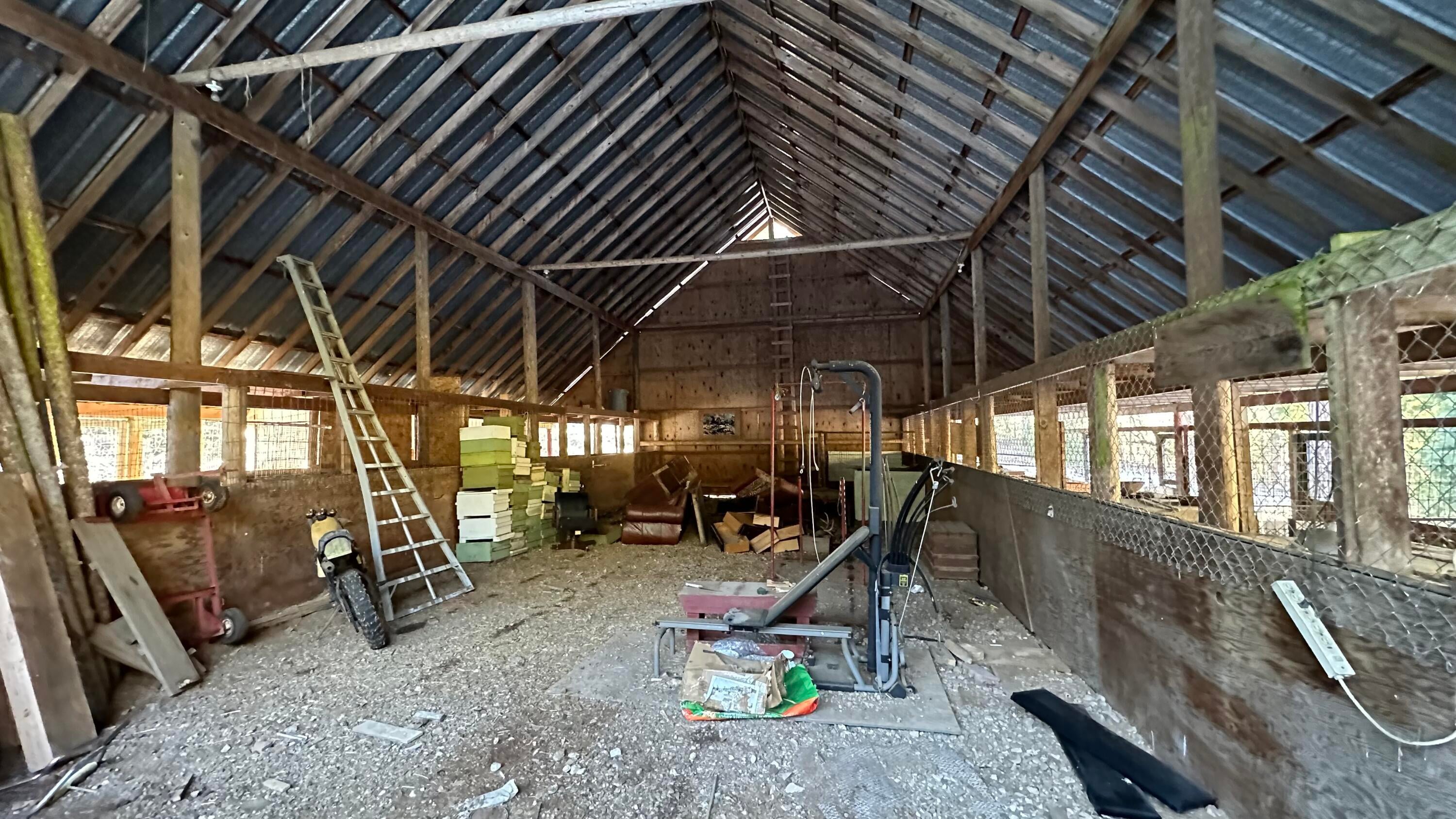 15400 Elk Creek Road Trail, OR 97541 - Photo 5 of 31 Barn