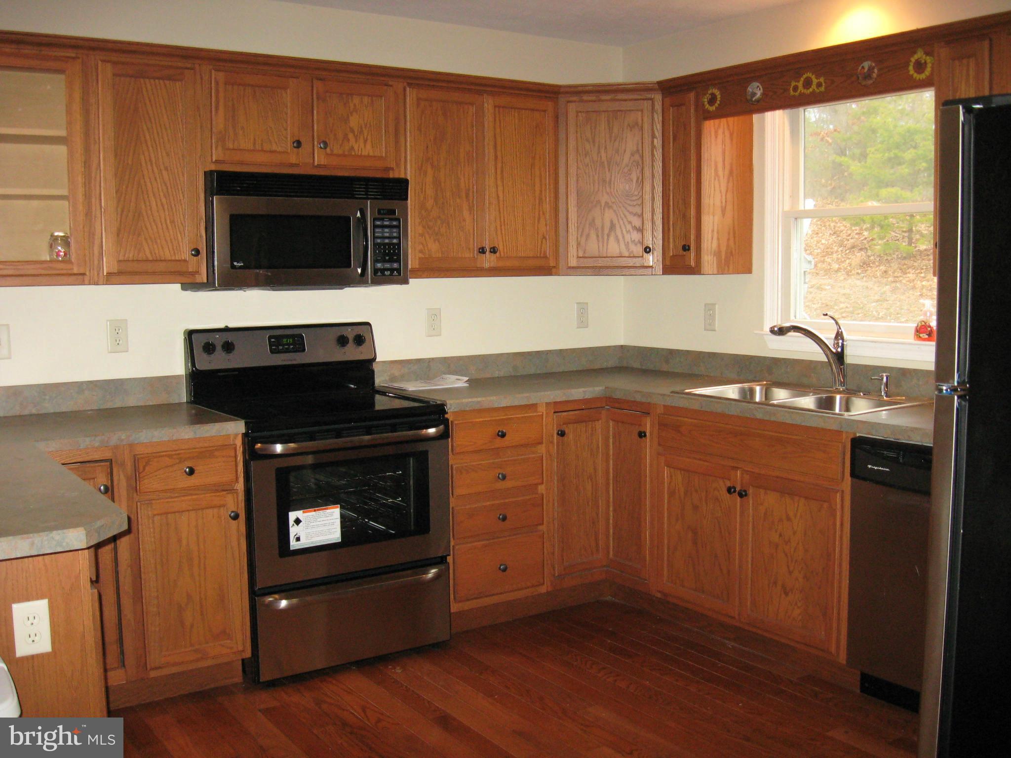 407 Ridge View Drive Berkeley Springs, WV 25411 - Photo 6 of 30 Kitchen