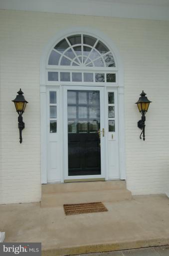 40306 Gap Road Leesburg, VA 20175 - Photo 14 of 25 Exterior (Front)