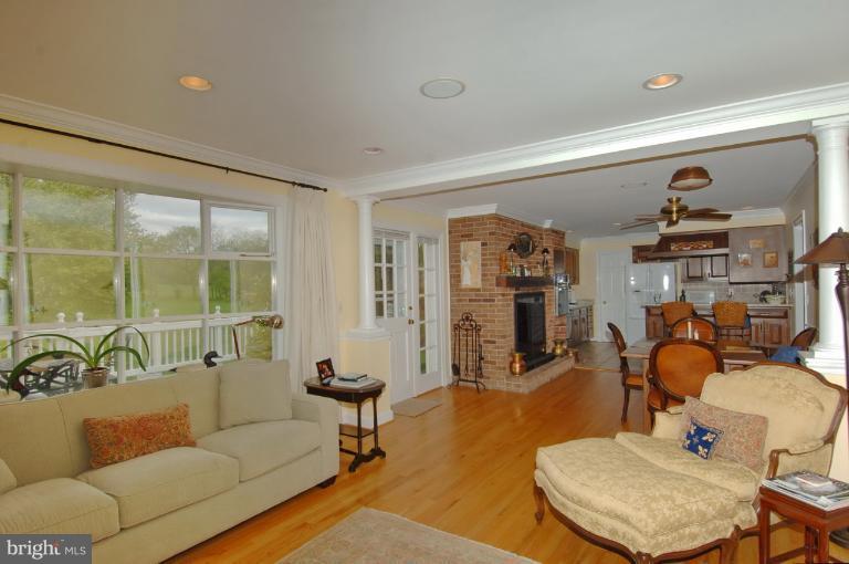 40306 Gap Road Leesburg, VA 20175 - Photo 20 of 25 Living Room