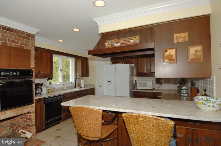 40306 Gap Road Leesburg, VA 20175 - Photo 22 of 25 Kitchen