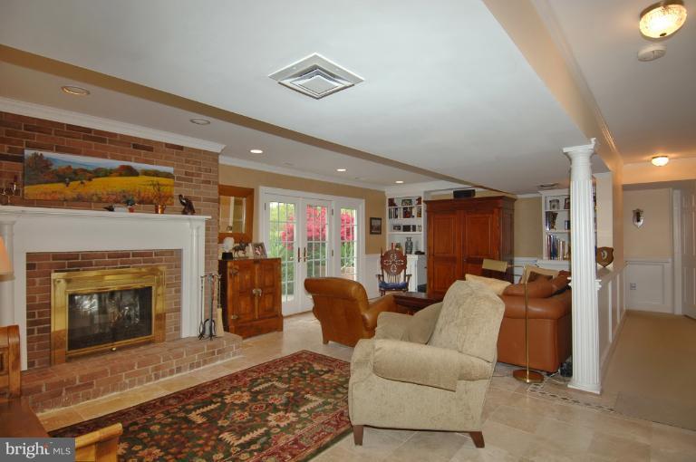 40306 Gap Road Leesburg, VA 20175 - Photo 4 of 25 Family Room