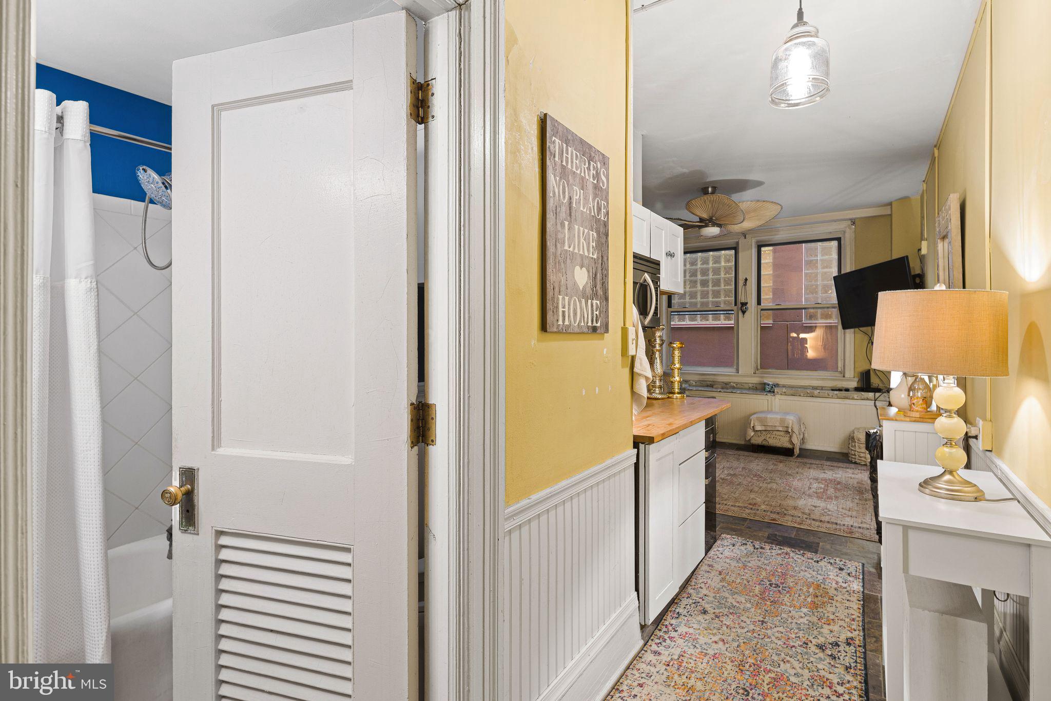 1324 Locust Street, Unit 622 Philadelphia, PA 19107 - Photo 10 of 14