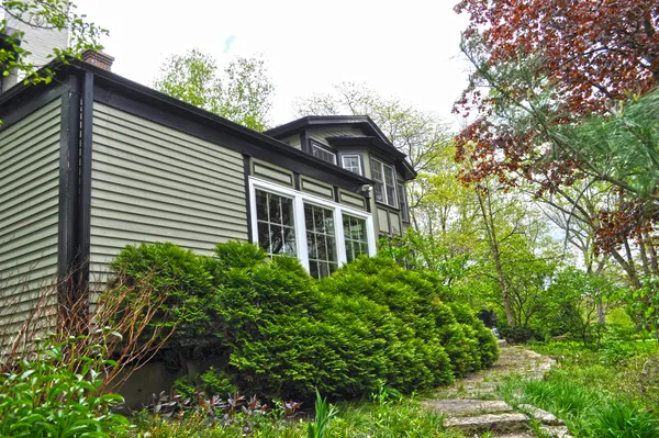 $1,200,000 | 1301 South Batavia Avenue, Geneva, IL 60134