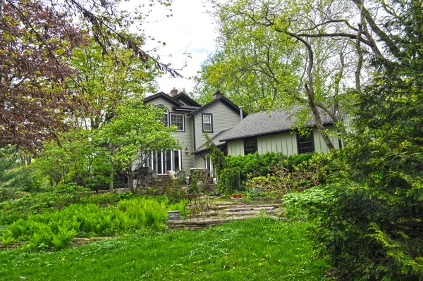 $1,200,000 | 1301 South Batavia Avenue, Geneva, IL 60134