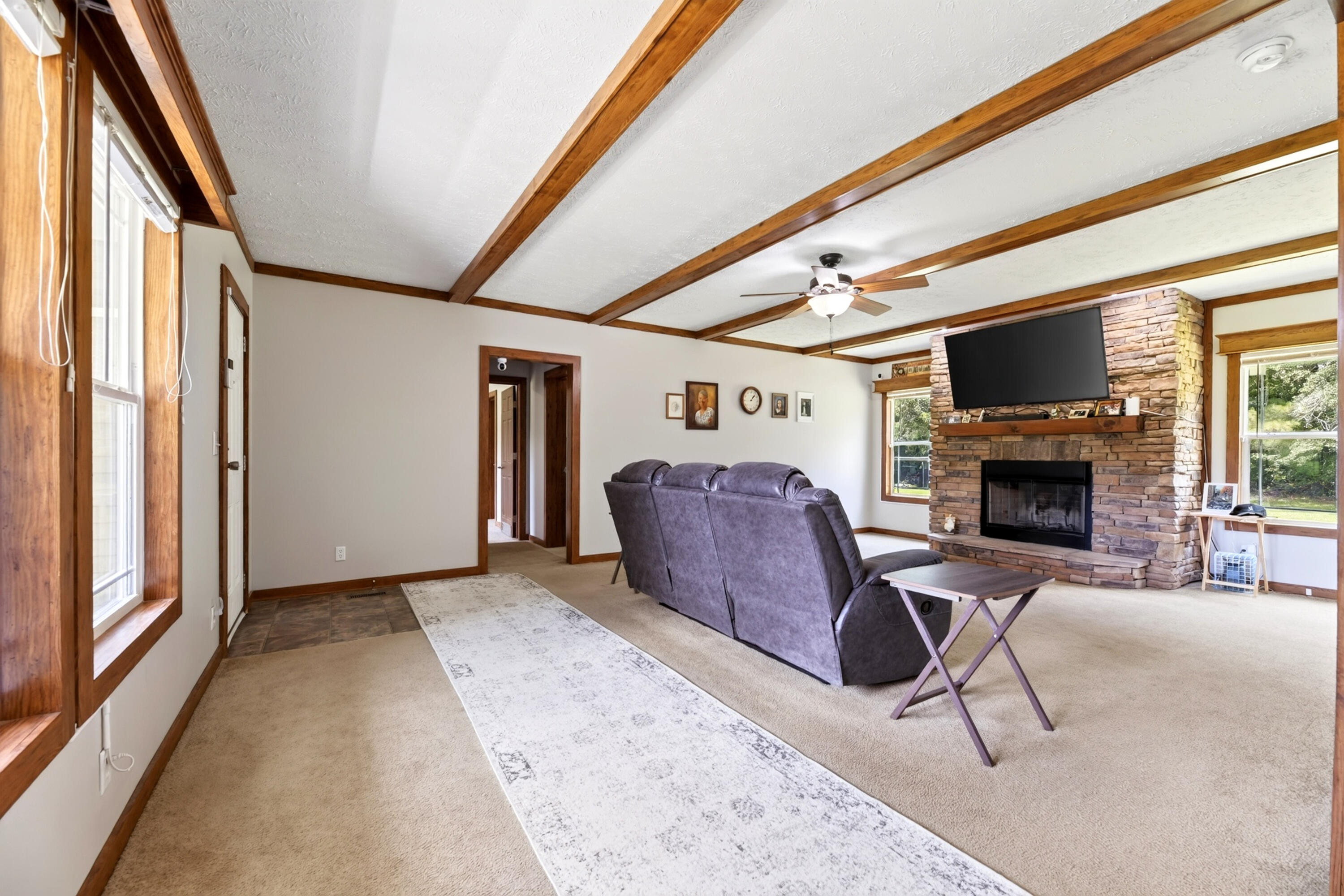 1331 North Brewington Road Manning, SC 29102 - Photo 19 of 62 LIVING ROOM
