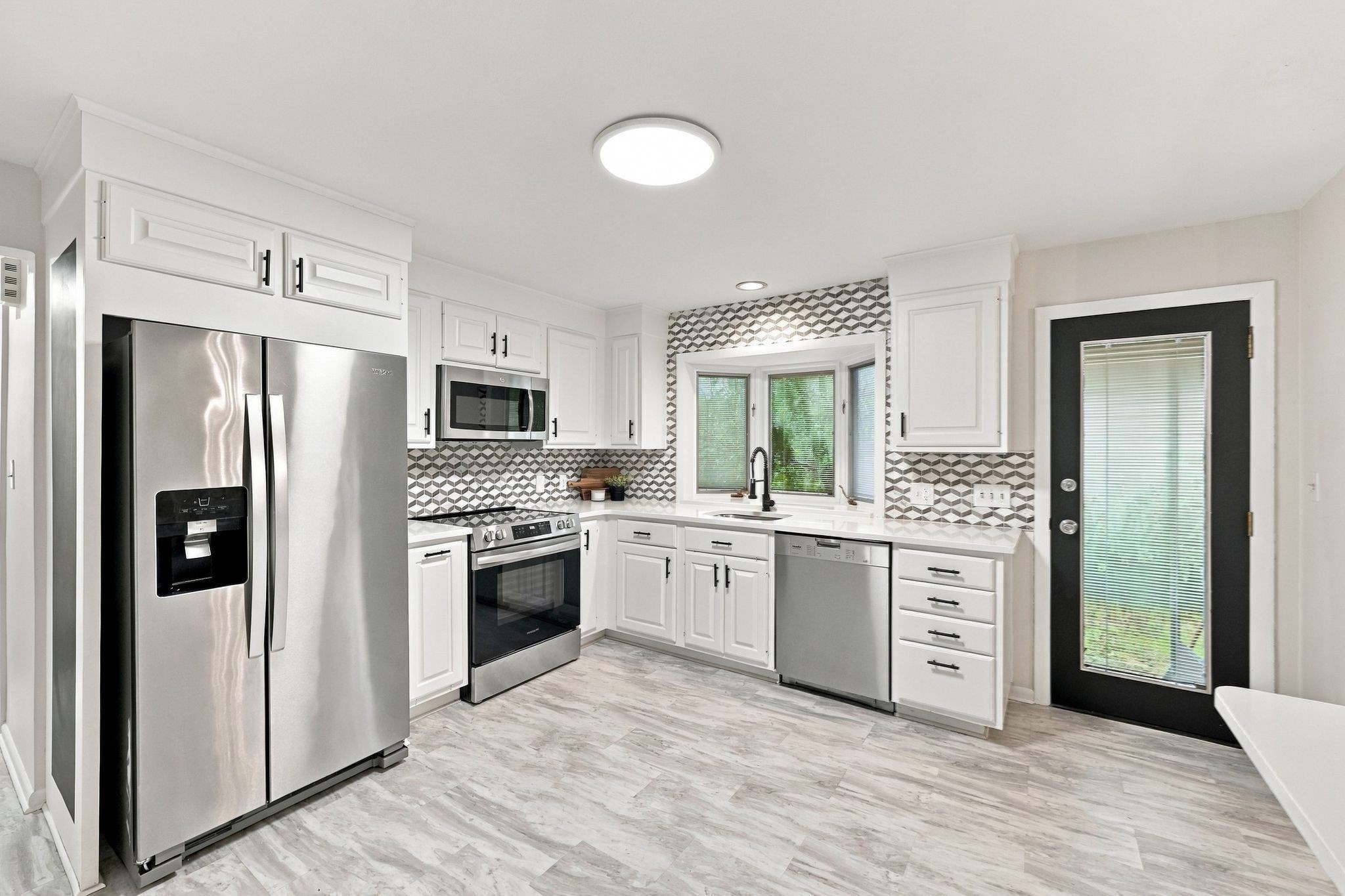 17 Oak Ridge Street Ludlow, MA 01056 - Photo 7 of 33 Gallery Image 7