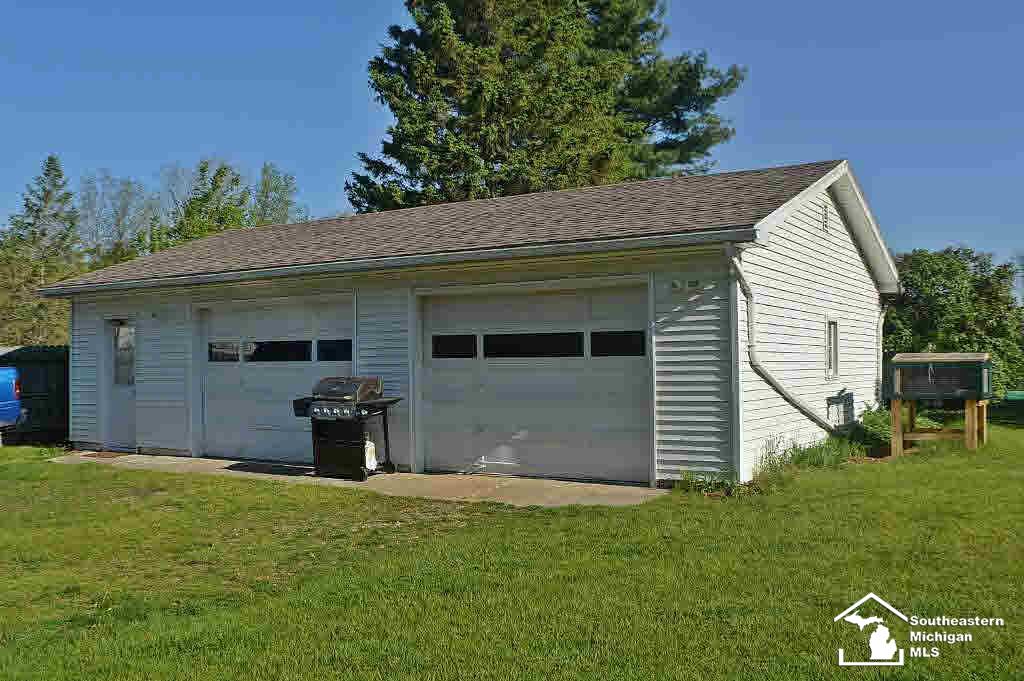 13102 Todd Road Ida, MI 48140 - Photo 4 of 22 Garages