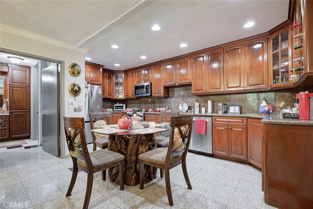 1401 Valley View Road, Unit 206 Glendale, CA 91202 - Photo 12 of 35