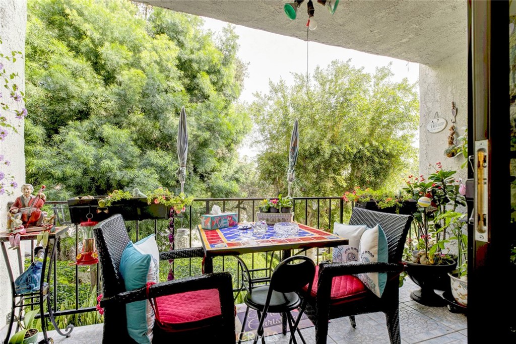 1401 Valley View Road, Unit 206 Glendale, CA 91202 - Photo 19 of 35