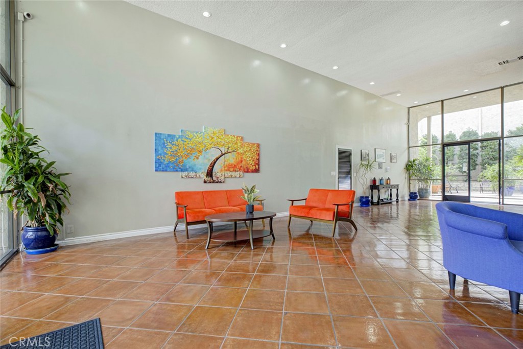 1401 Valley View Road, Unit 206 Glendale, CA 91202 - Photo 3 of 35