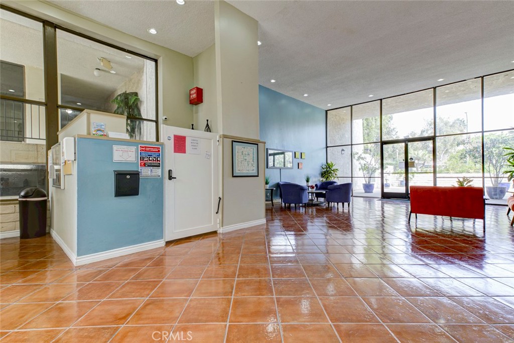 1401 Valley View Road, Unit 206 Glendale, CA 91202 - Photo 5 of 35