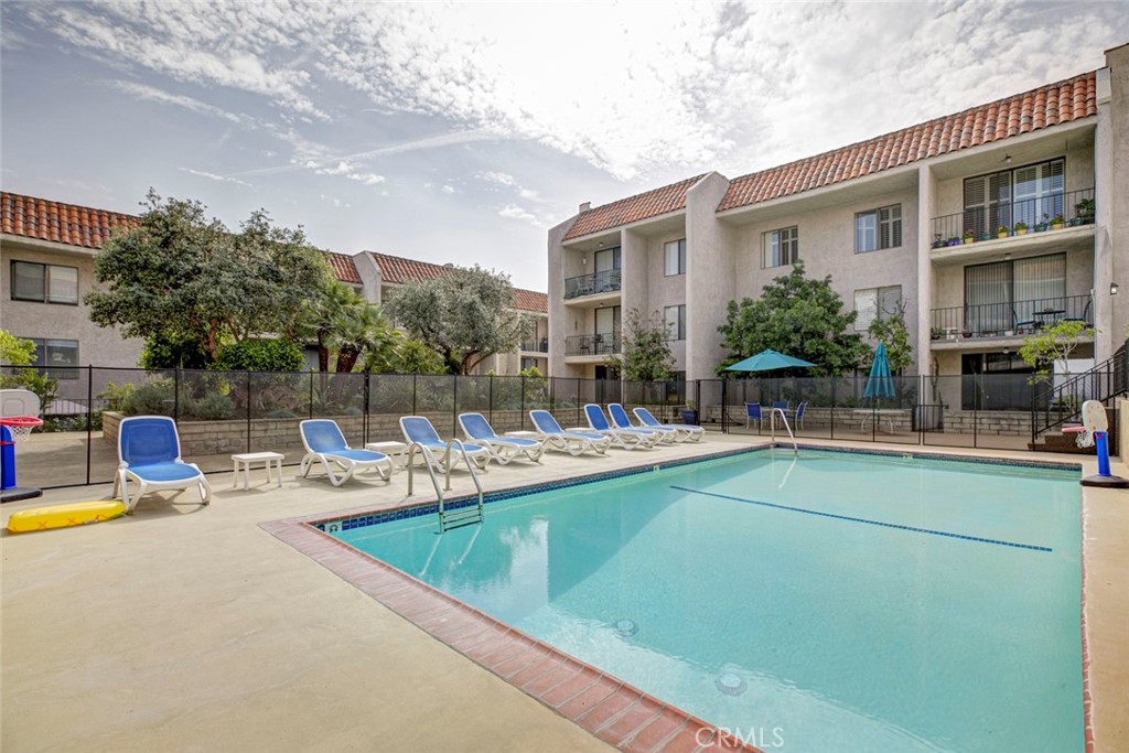 1401 Valley View Road, Unit 206 Glendale, CA 91202 - Photo 7 of 35