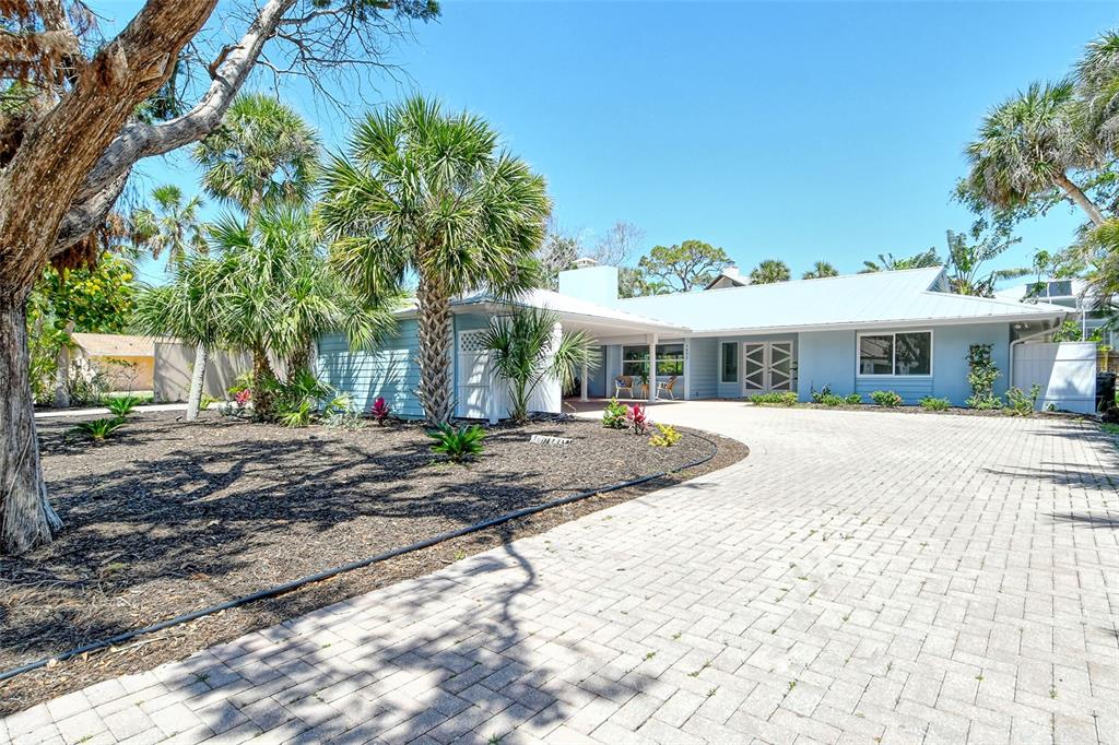 4852 Featherbed Lane Sarasota, FL 34242 - Photo 3 of 79