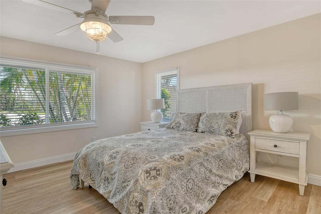 4852 Featherbed Lane Sarasota, FL 34242 - Photo 33 of 79