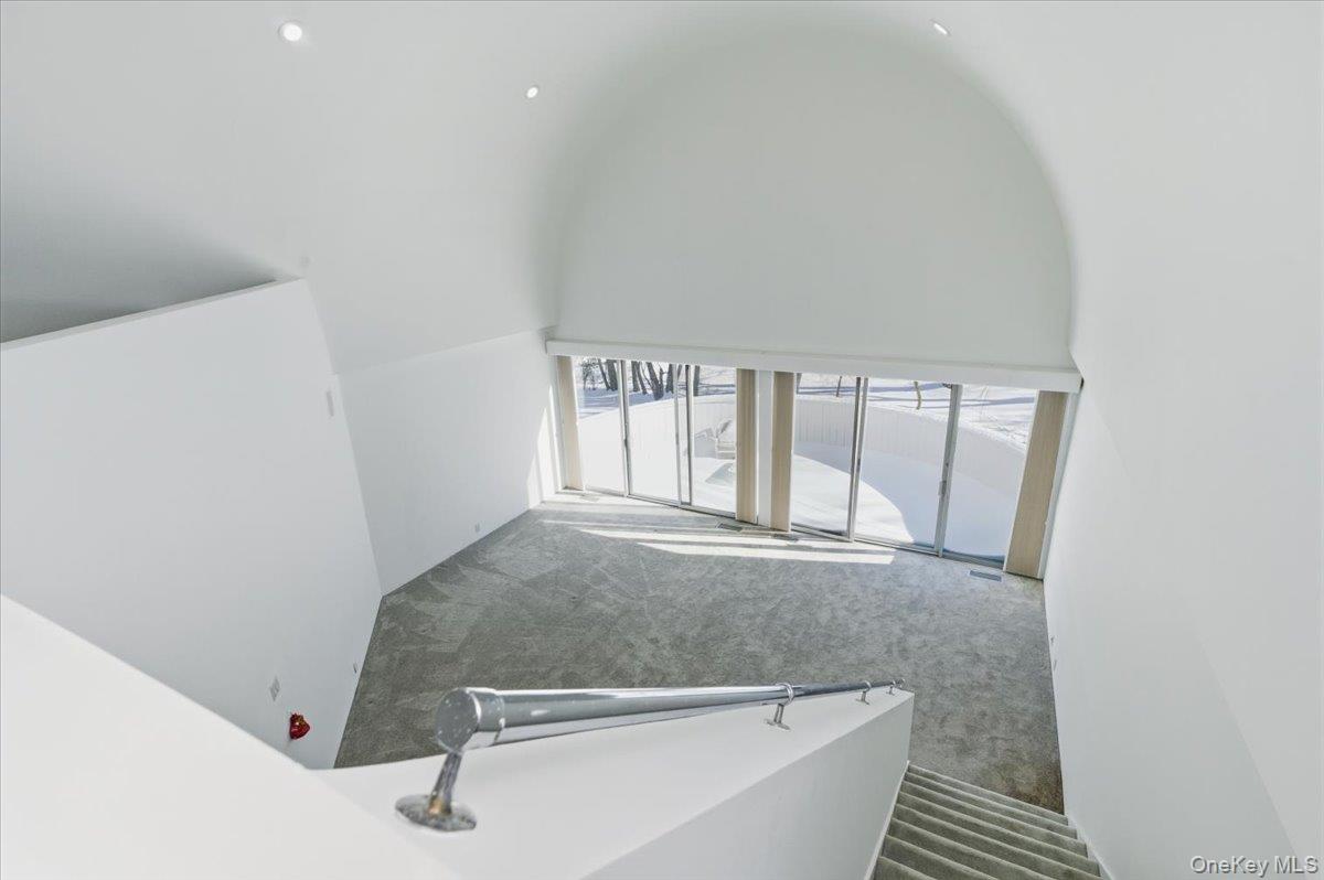 454 East Shore Road Great Neck, NY 11024 - Photo 25 of 42