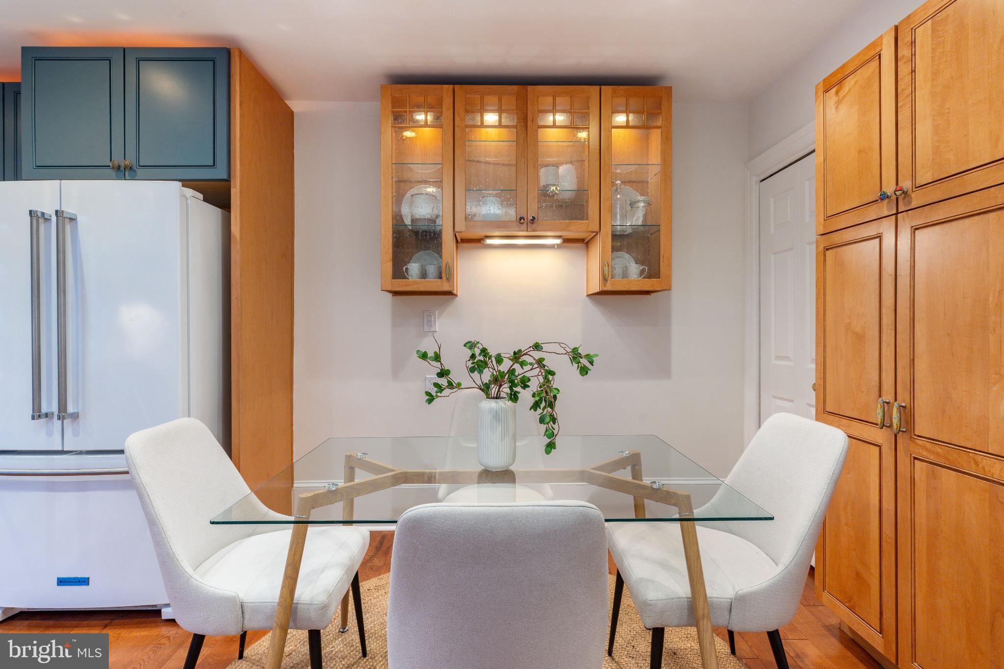 2046 Cherry Street Philadelphia, PA 19103 - Photo 15 of 61 2046 Cherry St modern kitchen nook