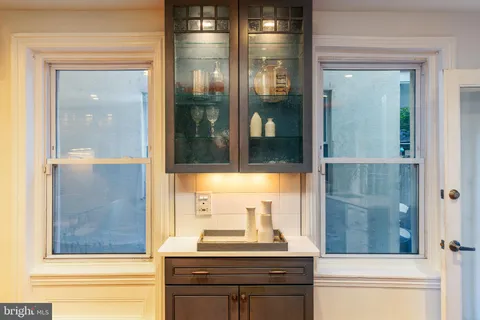 $949,000 | 2046 Cherry Street, Philadelphia, PA 19103