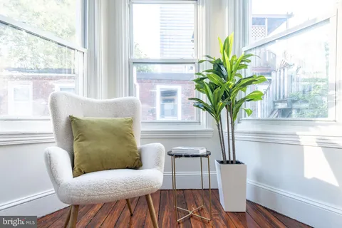 $949,000 | 2046 Cherry Street, Philadelphia, PA 19103