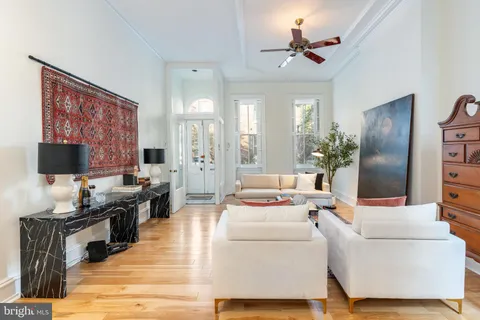 $949,000 | 2046 Cherry Street, Philadelphia, PA 19103