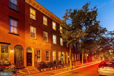 $949,000 | 2046 Cherry Street, Philadelphia, PA 19103