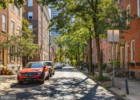 $949,000 | 2046 Cherry Street, Philadelphia, PA 19103