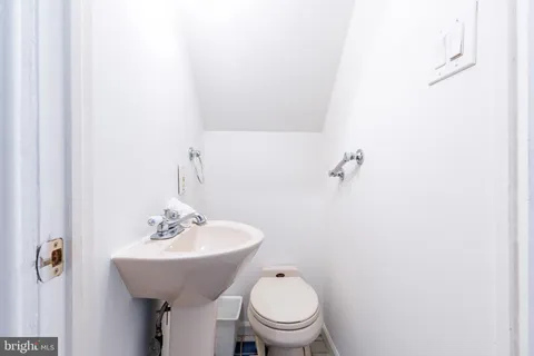 $949,000 | 2046 Cherry Street, Philadelphia, PA 19103