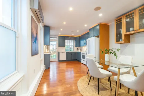 $949,000 | 2046 Cherry Street, Philadelphia, PA 19103