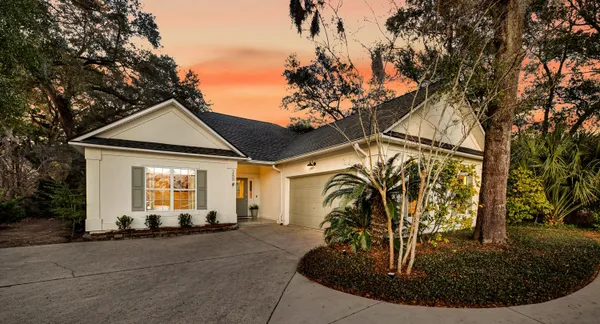 $950,000 | 260 Alexandra Drive, Mount Pleasant, SC 29464