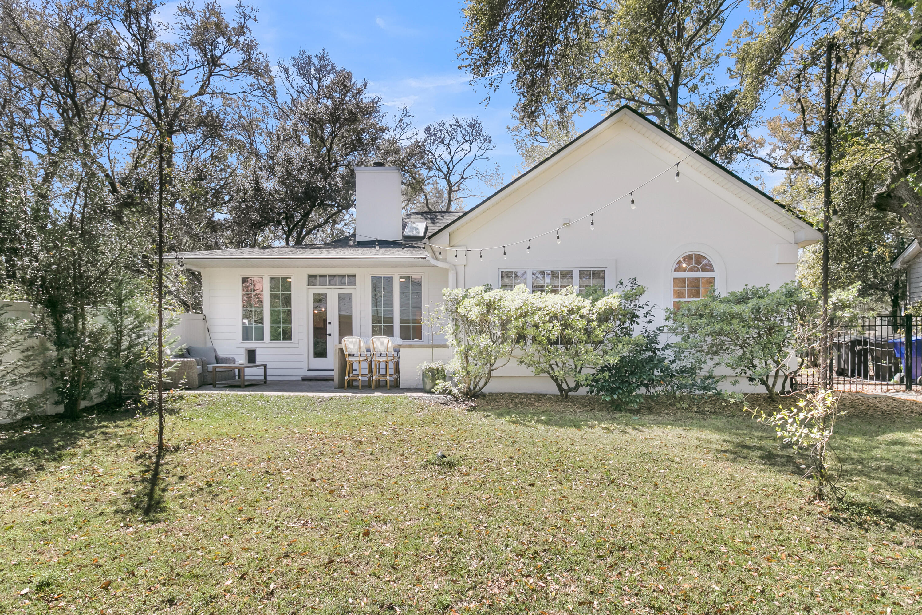 260 Alexandra Drive Mount Pleasant, SC 29464 - Photo 11 of 45 Your Backyard Oasis
