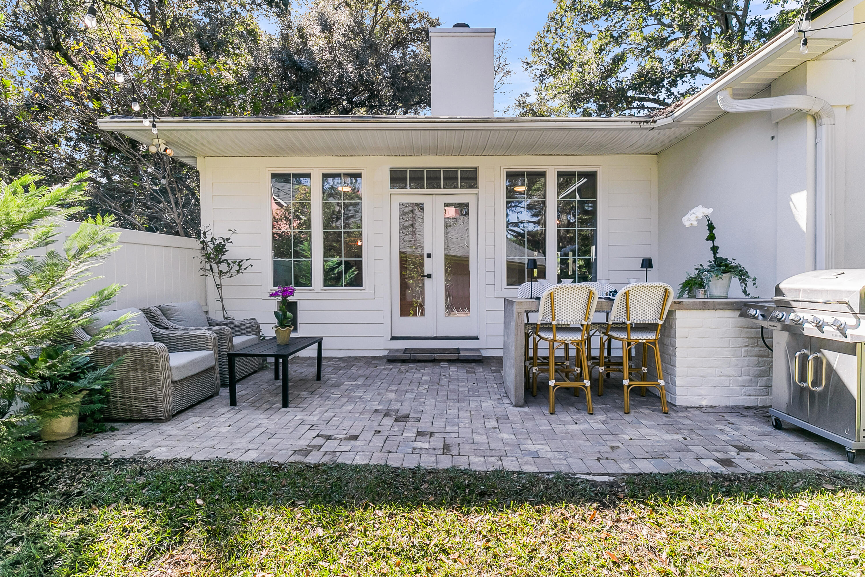 260 Alexandra Drive Mount Pleasant, SC 29464 - Photo 27 of 45 Back patio