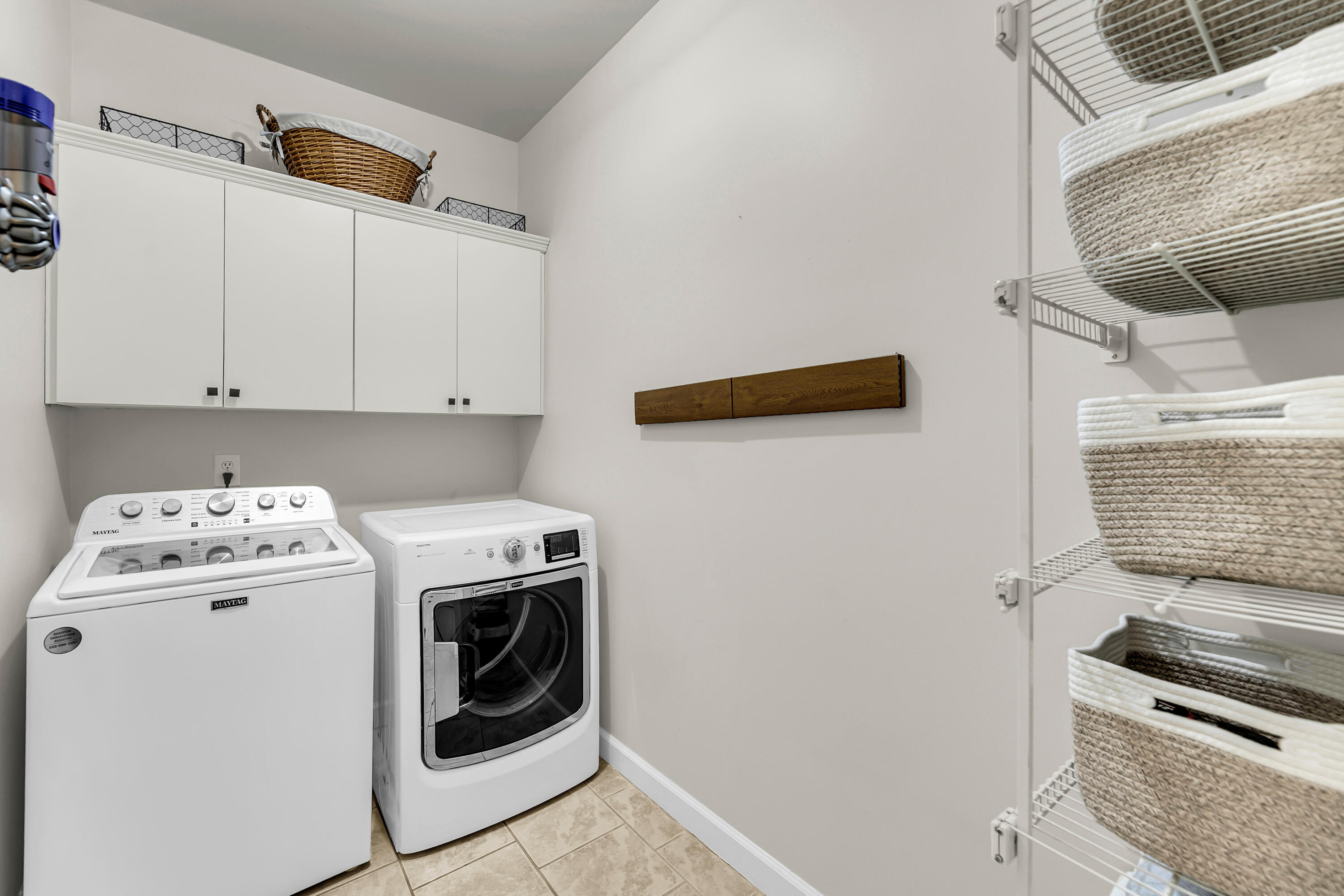 260 Alexandra Drive Mount Pleasant, SC 29464 - Photo 33 of 42 Laundry