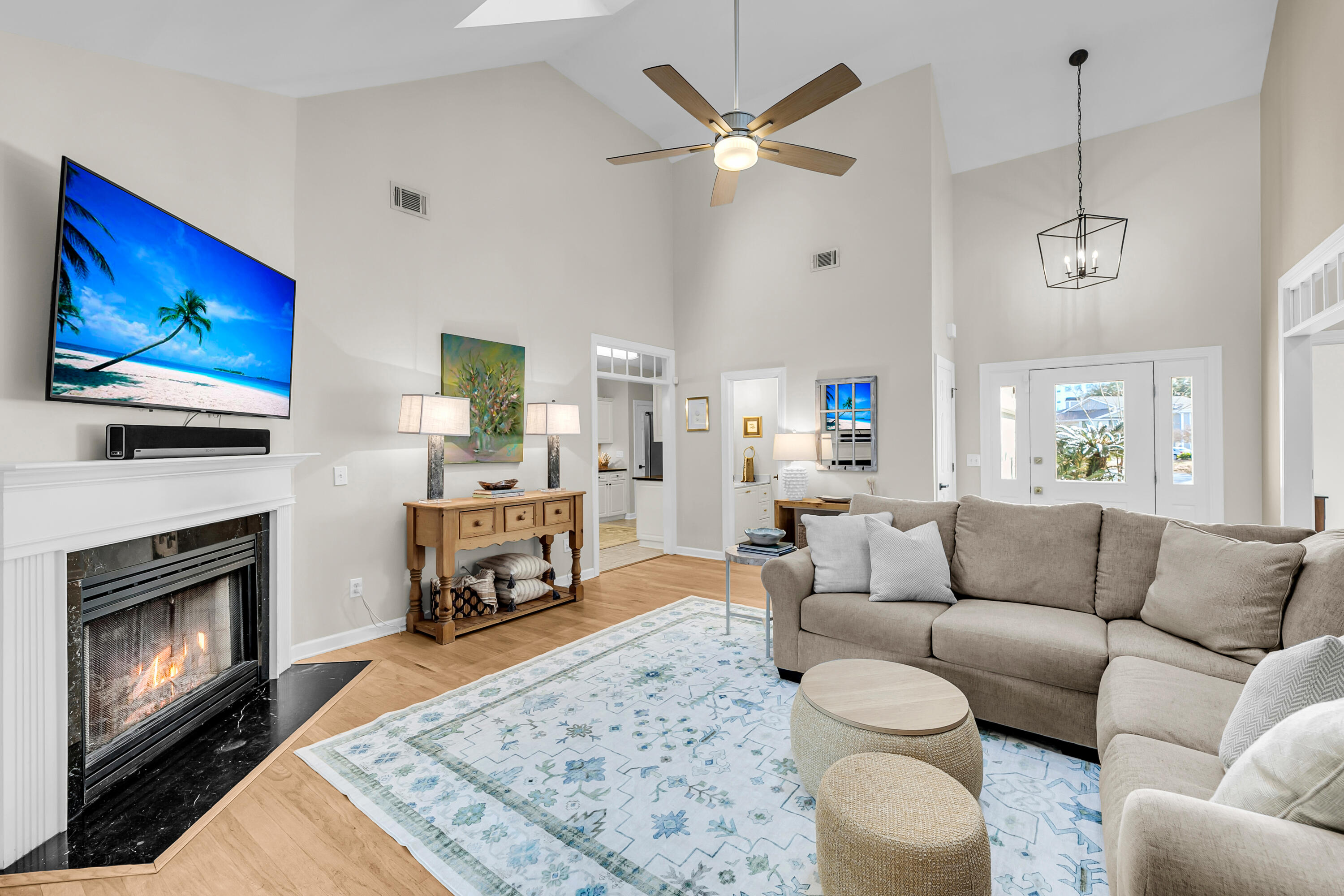 260 Alexandra Drive Mount Pleasant, SC 29464 - Photo 6 of 45 Living Room