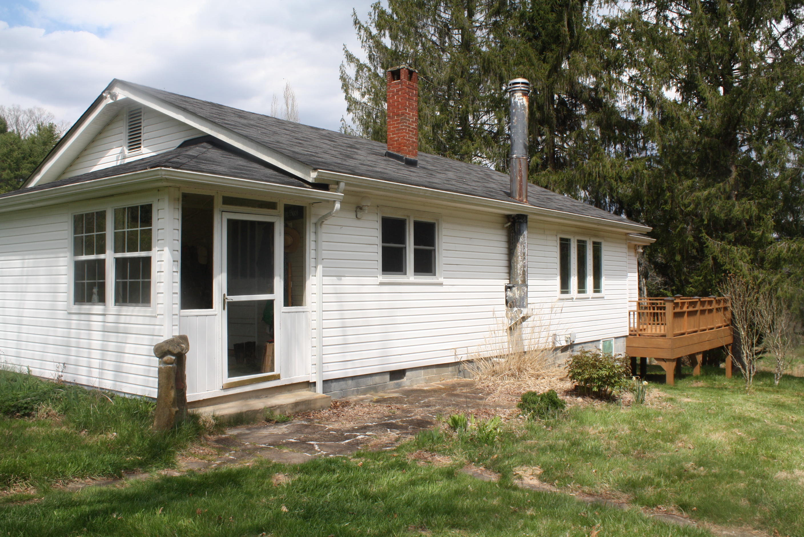 722 East Woodrumtown Road Hinton, WV 25951 - Photo 9 of 145 Gallery Image 9